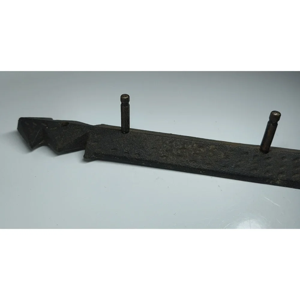 Vintage Iron Metal Wall Hanger~ 4 Hook Key Belt Rack~ Arrow Spear‎ Point Ziz Zag